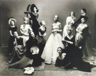 Vogue_1940s_ Forties Style.jpg