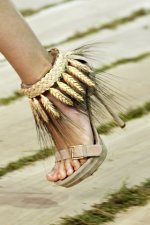 Alexander-McQueen-Shoes-Spring-2011g.jpg