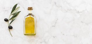 كيفية_استخدام_زيت_الزيتون_لشعر_الأطفال.jpg كيفية_استخدام_زيت_الزيتون_لشعر_الأطفال.jpg