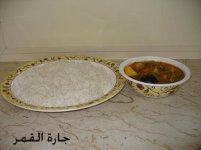 مرق الفاصولياءمع اللحم والعيش الأبيض.jpg