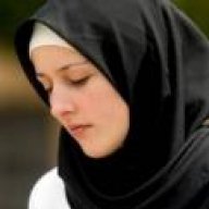فتاة حالمة
