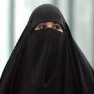 ناشطة إنسانية