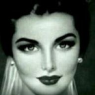 آنثــى مترفـهـہ